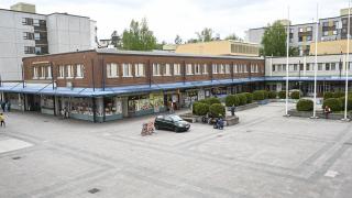 Hakunilan kauppakeskus, jossa terveysasema sijaitsee toisessa kerroksessa..